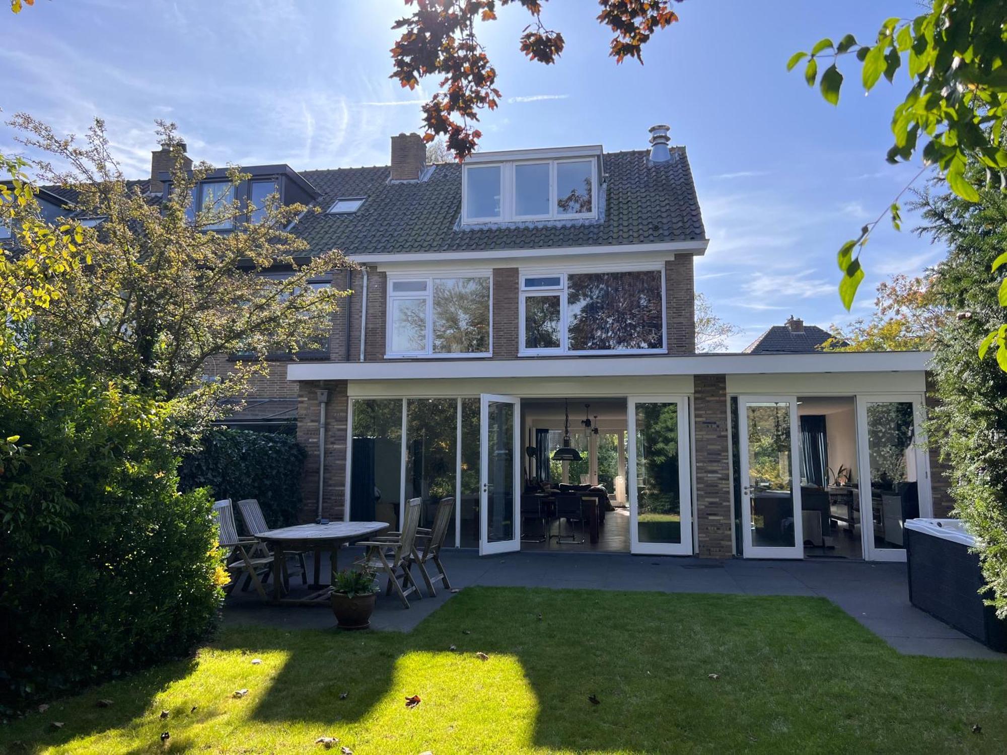 Villa Cosy Central Incl Jacuzzi Near Trainstation, Beach And City Heemstede Esterno foto