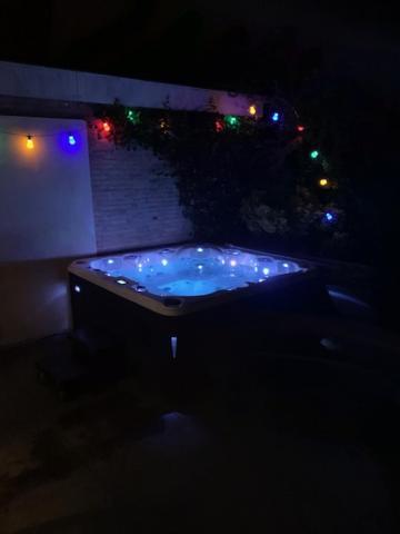 Villa Cosy Central Incl Jacuzzi Near Trainstation, Beach And City Heemstede Esterno foto